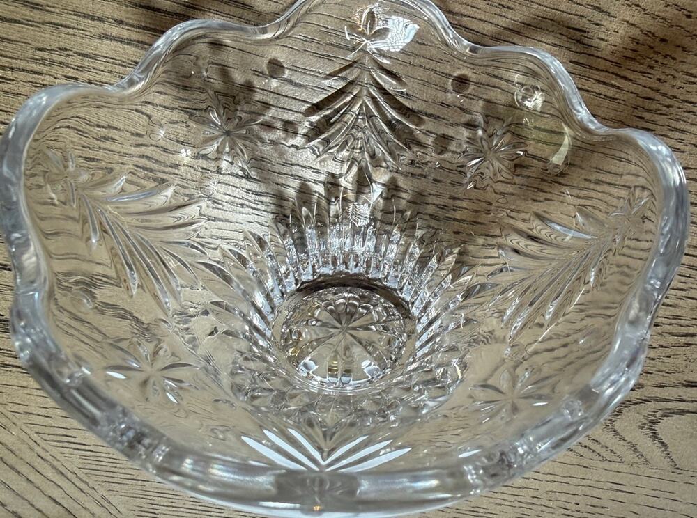 Mikasa Celebration Christmas Night Collection 6” Crystal Bowl Vintage